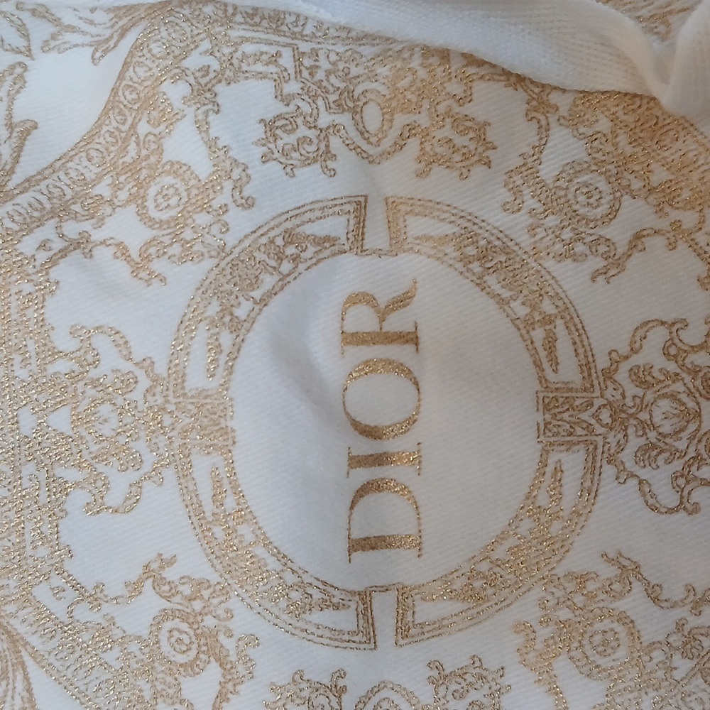 Dior Novelty Drawstring Pouch Limited Edition White And Gold - Picture 16 of 17